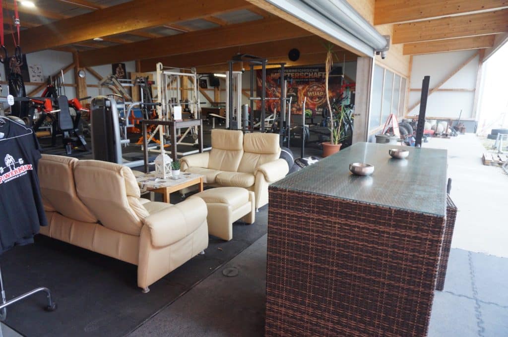 Outdoorbereich vom Fitnessstudio